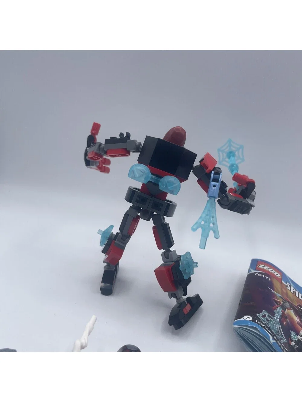 LEGO (76171)  Marvel: Spider-Man Miles Morales Mech Armor & More Marvel Mini Fig